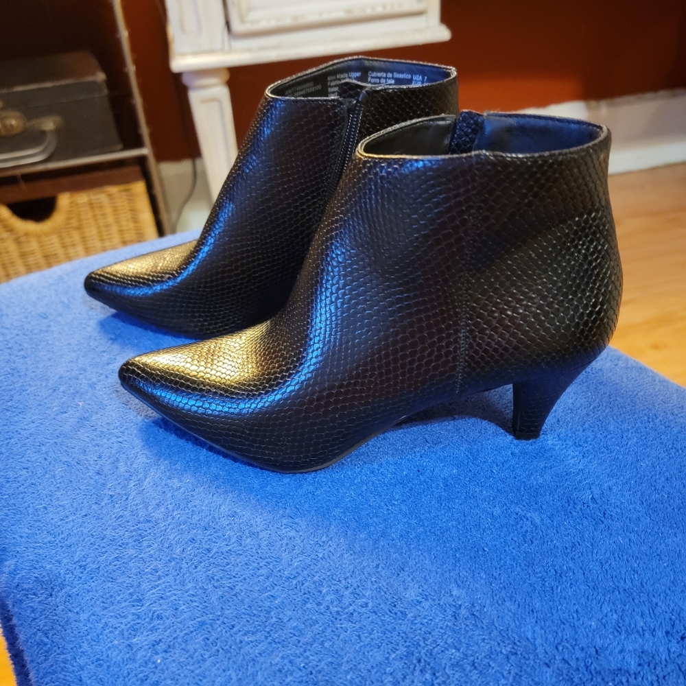 Time & Tru high heels